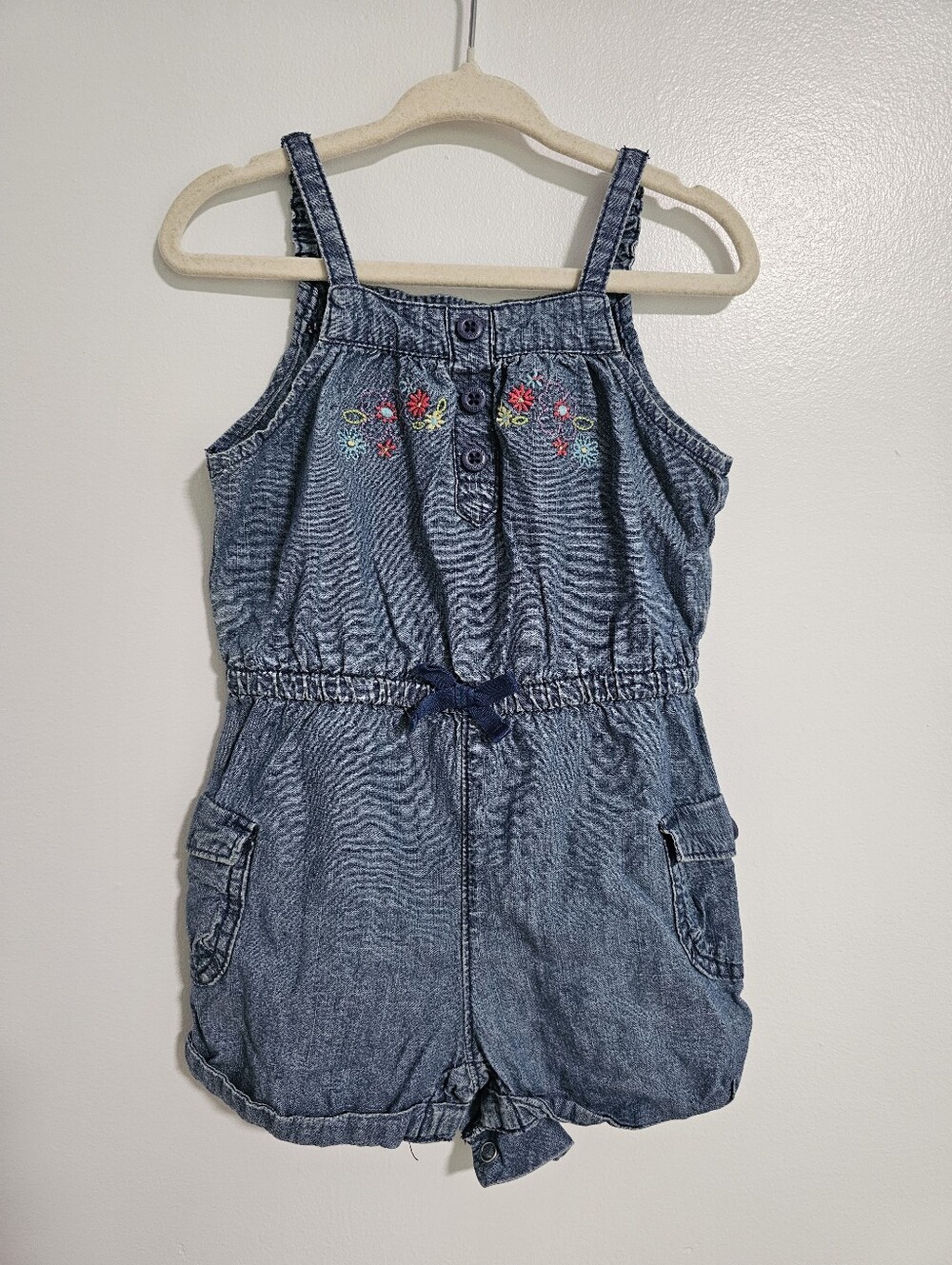 🧸4/20$ OshKosh B'gosh Blue Denim Overall Romper Floral Embroidery Size 18M Girl